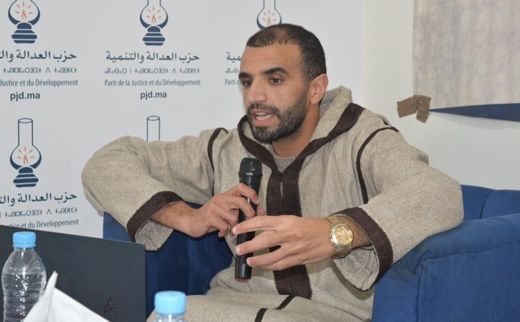 بوكمازي: موجة الاحتجاجات الشبابية تعبير طبيعي عن حالة الإحباط الناتجة عن غياب الحوار وتراجع الثقة في المؤسسات السياسية.